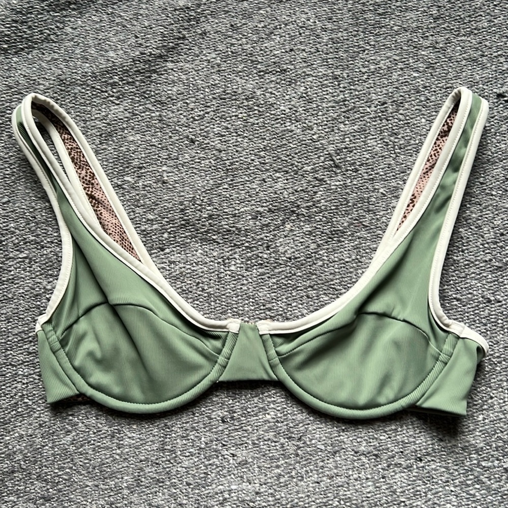 Acacia Swimwear Ruby Underwire Piped Bikini Top Clover Medium M